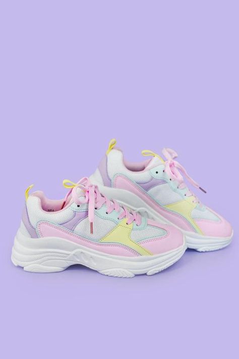 Pastel Sneakers, Shoe Room, Closet Colors, Pastel Goth Fashion, Chunky Sneakers, Kawaii Clothes, Nike Huarache, Saucony Sneaker, Cute Shoes