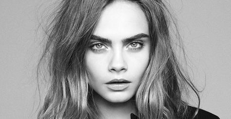 I am marry Cara Delevingne. Which supermodel are you? Micro Pony, Straight Weave Hairstyles, 얼굴 드로잉, Square Face Shape, Summer Makeup Looks, Barefoot Blonde, Wig Store, 사진 촬영 포즈, Easy Face Masks