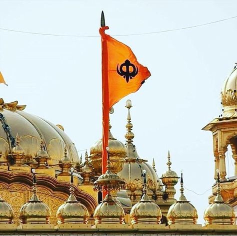 Nishan Sahib, Ancient Indian History, Darbar Sahib, Golden Temple Amritsar, Harmandir Sahib, Nanak Dev Ji, Dev Ji, Iphone Lockscreen Wallpaper, Waheguru Ji