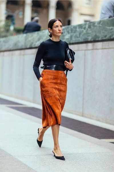 70 Outfits, Business Professional Outfits, Brown Skirt, Orange Skirt, Moda Chic, Trendy Skirts, Event Outfit, Looks Street Style, Skirt Outfit