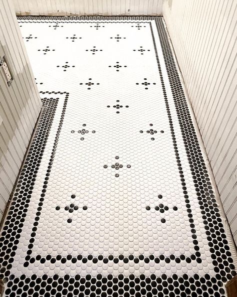 Black & white are time honored colors! Couldn’t be happier how this design turned out! Took some time deciding the number of stars &… | Instagram White Penny Tile Bathroom, Black Penny Tile, Penny Round Tile Bathroom, White Mosaic Bathroom, Penny Floor Designs, Mosaic Tile Bathroom Wall, Penny Tile Bathroom Floor, Black And White Bathroom Floor, Hex Tile Floor