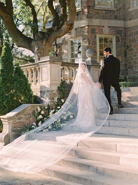 Whilst it is already a year since Meghan Markle walked down the aisle and wowed us with her modern fairytale bridal style, the understated elegance she introduced us to continues to be a big trend. And even more so, our love of cathedral length veils, which is why they are the focus of this post... Royal Veil, Dramatic Veil, Veil With Blusher, Fairytale Bridal, Sheer Veil, Cathedral Wedding Veil, A Royal Affair, Long Veil Wedding, Veil Cathedral