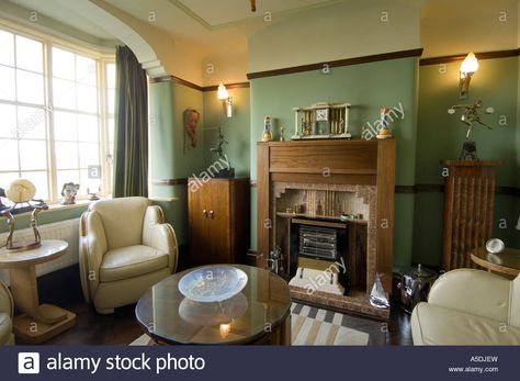 Download this stock image: refurbished art deco art nouveau 1930 s house interior lounge living room - A5DJEW from Alamy's library of millions of high resolution stock photos, illustrations and vectors. English Living Rooms, 1940s Living Room, 1930s Interior Design, 1930s Living Room, 1930s Home Decor, 1930s House Interior, 1920s Interior, Interior Design Lounge, Art Deco Style Interior