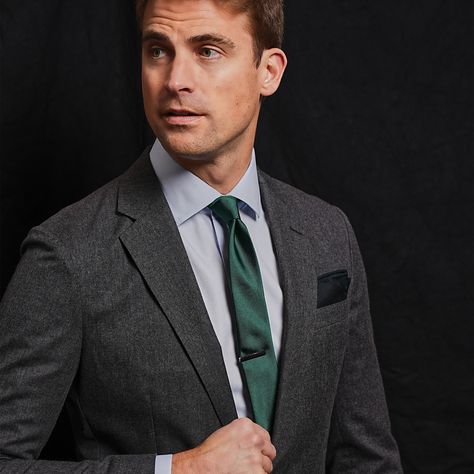 Made from 100% woven silk, our Grosgrain Solid Hunter tie has subtle texture and sheen for a look that's formal as well as professional. | Men's Tie Bar: Grosgrain Solid Tie - Super Skinny, In Green, Silk Groomsmen Grey Suit Green Tie, Dark Grey Suit With Green Tie, Green Tie Suit, Grey Suit With Green Tie, Green Tie Outfit Men, Forest Green Tie, Tie Outfits Men, Grey Tux, Olive Tie