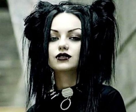 Goth Prom, Goth Subculture, Gothic Hairstyles, Gothic Girl, Goth Hair, Goth Beauty, Gothic Makeup, Peinados Fáciles Para Cabello Corto, Work Hairstyles