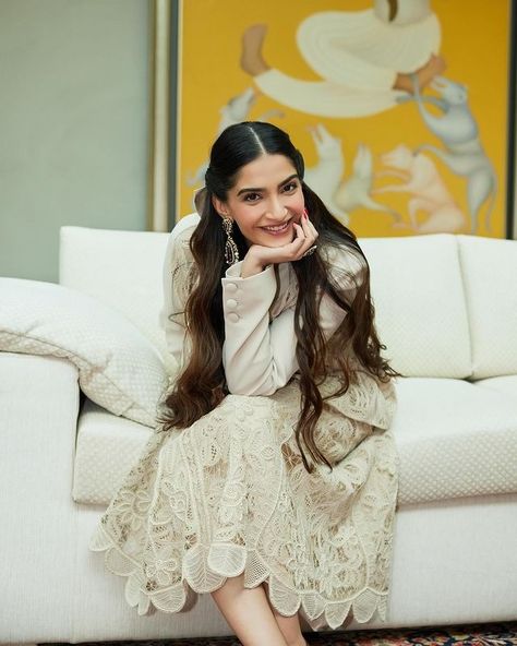 Sonam Kapoor Photos, National Film Awards, Sonam Kapoor, Film Awards, Look Alike, Beautiful Smile, Actresses, Instagram Photos, Celebrities