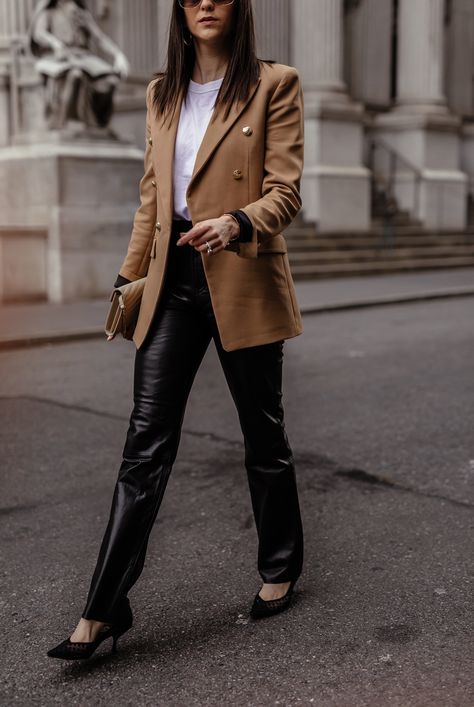 Leather Pants and Camel Blazer Combo - The Closet Crush Blazer And Leather Pants, Camel Blazer Outfits Women, Camel Blazer Outfit, Autumnal Outfits, Blazer Outfits Women, Faux Leather Leggings Outfit, Zara Leather Pants, Summer Workwear, Camel Blazer