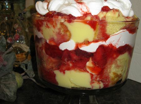 Punch Bowl Cake Recipe Punch Bowl Cake Recipe, Punch Bowl Cake, Moist Pound Cake, Southern Desserts, Pound Cake With Strawberries, Bread And Butter Pudding, Bowl Cake, Spring Desserts, Vanilla Pudding Mix