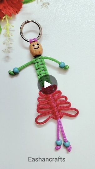 Knot Ideas, Macrame Doll, Macrame Angel, Tutorial Macramé, Paracord Knots, Doll Keychain, Angel Doll, Gift Diy, Diy Macrame