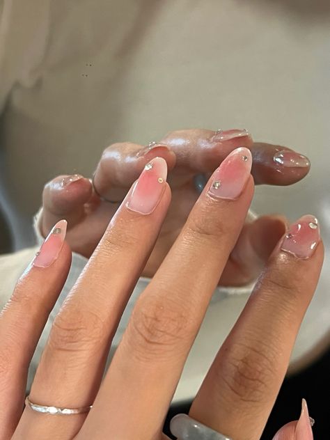 korean jelly nails inspo Tan Jelly Nails, Jelly Nails Tan Skin, Jelly Nails Sparkle, Korean Nail Art 2023, Nail Ideas Jelly Nails, Korean Blush Nails Almond, Jelly Nails On Brown Skin, Jelly Nails With Gems, Ombre Nails Korean