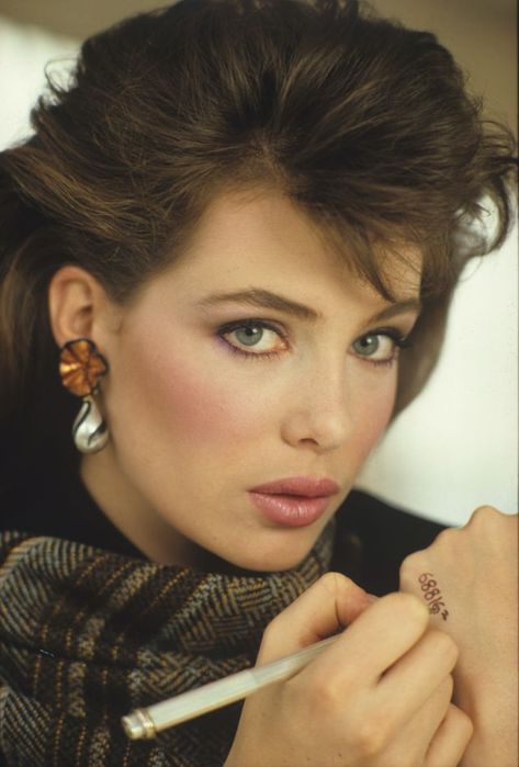 22 Vintage Photographs of a Young and Beautiful Kelly LeBrock From the Early 1980s ~ vintage everyday Shannon Tweed, Kelly Lebrock, Brooke Shields, Actrices Hollywood, Classic Beauty, Hottest Celebrities, Vintage Photographs, Celebrities Female, Movie Stars