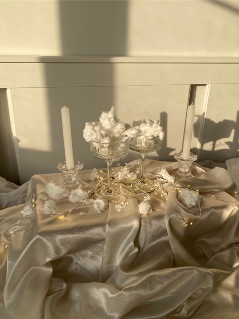 Champagne Aethestic, Aesthetic Champagne Pictures, Champagne Aesthetic Color, Beige Party Aesthetic, Hermia Aesthetic, Champagne Aesthetic Vintage, Champagne Color Aesthetic, Barbie Champagne, Champagne Birthday Party Theme