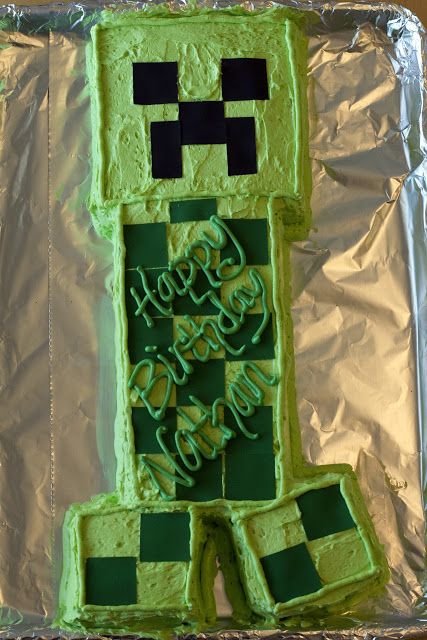 Creeper Head Cake, Minecraft Creeper Cake Ideas, Mine Craft Cakes Boys, Chocolate Minecraft Cake, Diy Minecraft Cake Easy, Minecraft Diy Cake, Minecraft Creeper Birthday Cake, Minecraft Birthday Cake Diy, Creeper Birthday Party