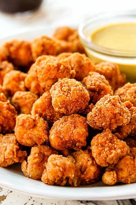 Air Fry Popcorn, Recipes With Popcorn, Fried Popcorn Chicken, Baked Popcorn Chicken, Chicken Pop, Popcorn Chicken Recipe, Sweet And Sour Sauces, Chicken Chunks, Popcorn Chicken