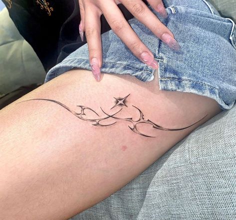 Waist Tattoos, Small Pretty Tattoos, Petite Tattoos, Discreet Tattoos, Subtle Tattoos, Elegant Tattoos, Simplistic Tattoos, Creative Tattoos, Mini Tattoos