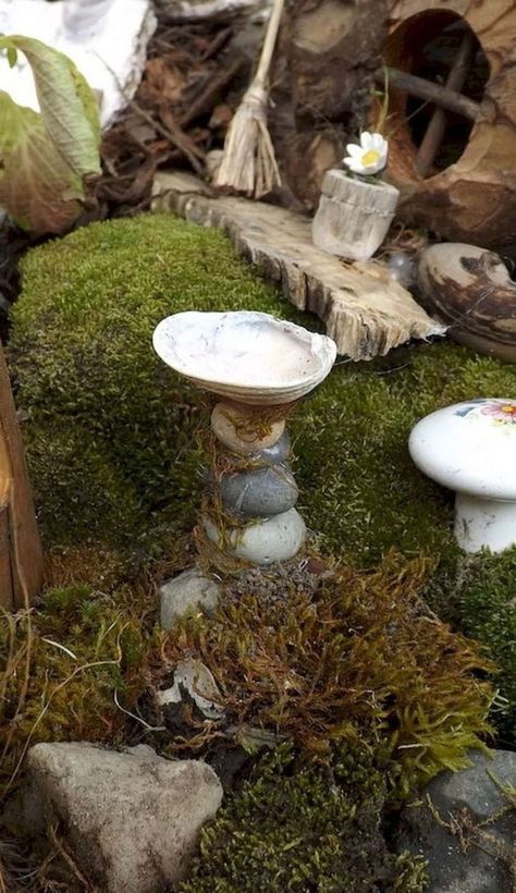 Miniature Fairy Garden Diy, Fairy Garden Design Ideas, Kids Fairy Garden, Taman Diy, Diy Fairy Garden, Fairy Tree Houses, Garden Furniture Design, Fairy Garden Furniture, Fairy Garden Ideas