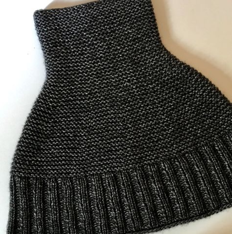 Ravelry: Getting Warmer by Melissa Clulow Cowl Knitting Pattern, Knitted Cape, Knitted Wit, Easy Knitting Patterns, Knit Cowl, Crochet Vest, Knit Stitch Patterns, Knitting Gift, How To Get Warm