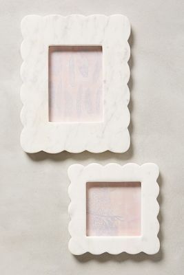 So pretty! Scalloped Picture Frames, Cute Picture Frames, Marble Pictures, Marble Frame, Carpentry Projects, Marble Decor, Gallery Wall Frames, Scalloped Edges, House Rooms