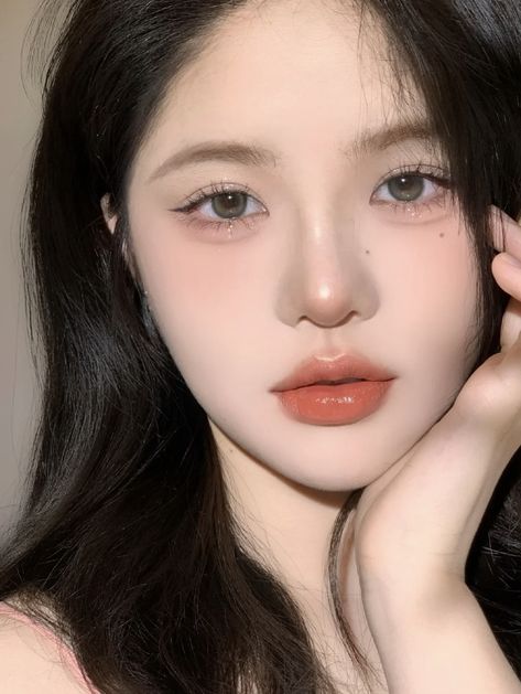 Douyin Makeup Full Face, Asian Makeup Looks, Korean Makeup Look, Soft Makeup Looks, Doll Eye Makeup, Makeup Face Charts, Ulzzang Makeup, Dewy Makeup, Ethereal Makeup