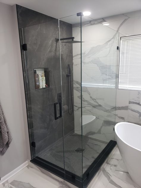 Square Corner Shower Ideas, Large Corner Shower Ideas, Custom Glass Shower Enclosure, Corner Glass Shower Ideas, Corner Shower Glass Door Ideas, Corner Glass Shower Ideas Master Bath, Corner Shower Ideas, Corner Shower Glass Door, Master Shower Black Door Corner Piece