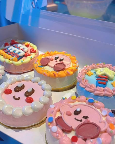 Kirby Food, Kirby Party, Ring Dunk, Pastel Cupcakes, Funny Birthday Cakes, Mini Cakes Birthday, Cute Baking, Kid Food, Pretty Birthday Cakes