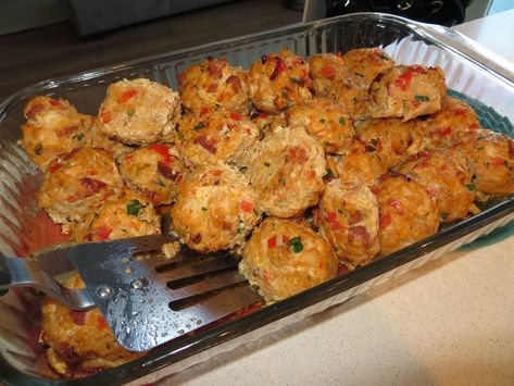 Jambalaya Balls! - market recipes Voodoo Balls Recipe, Cheeto Balls, Voodoo Balls, Jambalaya Balls, Cajun Meatballs, Jambalaya Rice, Jambalaya Pasta, Boudin Balls, Halloween Appetizers Easy