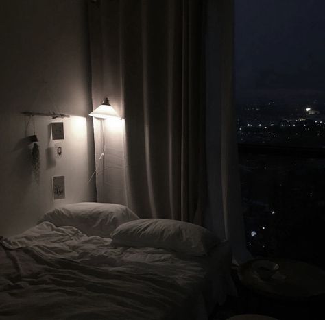 @- ̗̀sophie ̖́- // sophiegpope Paradis Sombre, Bedroom Aesthetic Dark, Dark Bedroom Aesthetic, Dark Bedroom, Dark Paradise, Dark Room, Night Aesthetic, Room Inspiration Bedroom, Bedroom Aesthetic