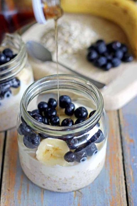 Banana & Blueberry Overnight Oats Flat Belly Overnight, Blueberry Overnight Oats, Peanut Butter Overnight Oats, Easy Breakfast Ideas, Healthy Fruit Smoothies, Smoothie Fruit, Quick Diet, Healthy Breakfast Ideas, Healthy Breakfast Smoothies