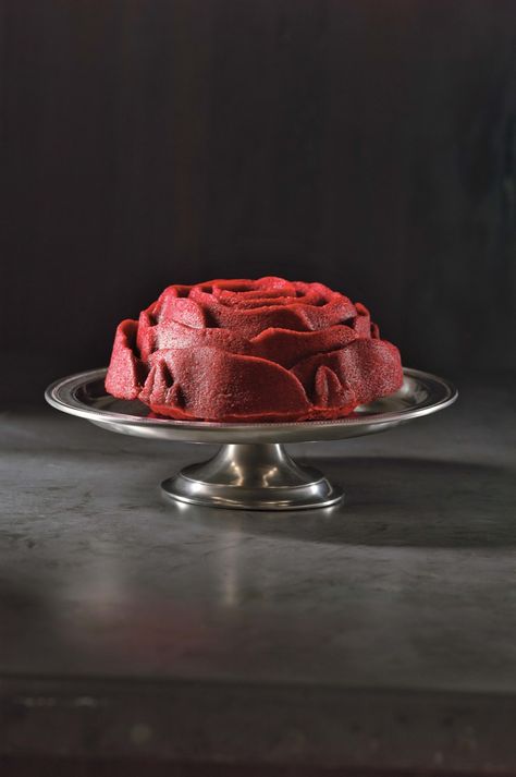 Rose Bundt Cake, Rose Cake Recipe, Culinary Tips, Jo Jackson, Chocolate Cream Cheese Frosting, Dozen Red Roses, Veg Food, Relish Recipes, Chocolate Roses