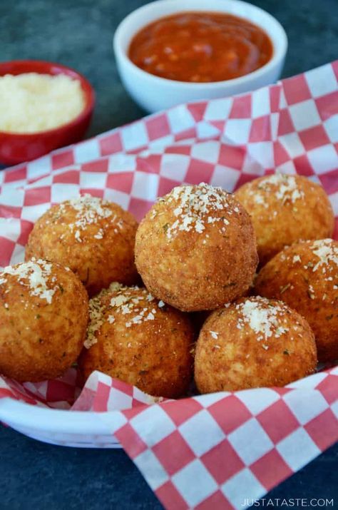 Arancini Recipe Italian, Italian Arancini, Arancini Rice Balls, Leftover Rice Recipes, Arancini Recipe, Marinara Sauce Recipe, Just A Taste, Leftover Rice, Recipes Appetizers