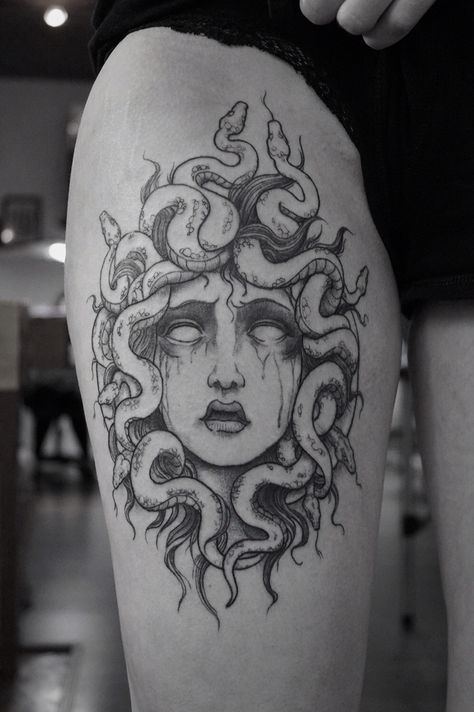 Medusa Medusa Tattoo Design, Medusa Tattoo, Tattoo Life, Arte Inspo, Body Modifications, Sleeve Tattoo, Skin Art, Piercing Tattoo, Love Tattoos