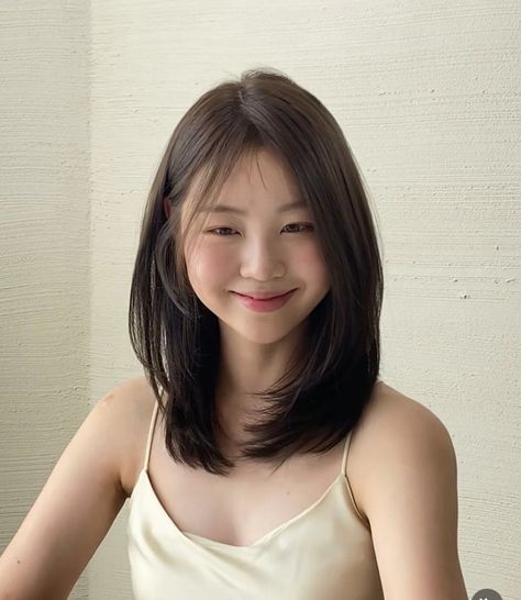 Pretty Hair Cuts, Hair Style Korea, Hair Inspiration Long, Layered Haircuts For Medium Hair, Asian Short Hair, Hair Inspiration Short, Hairstyles For Layered Hair, Shot Hair Styles, Hair Stylies