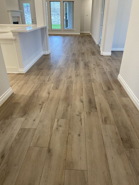 Vinyl Plank Flooring Ideas House, Vinyl Flooring And Wall Color, Light Vinyl Plank Flooring Living Room, Cool Tone Floor Living Room, Modern Farmhouse Vinyl Plank Flooring, Flooring And Paint Color Schemes, Lament Flooring Ideas, Natural Oak Floors Living Rooms, Medium Lvp Flooring