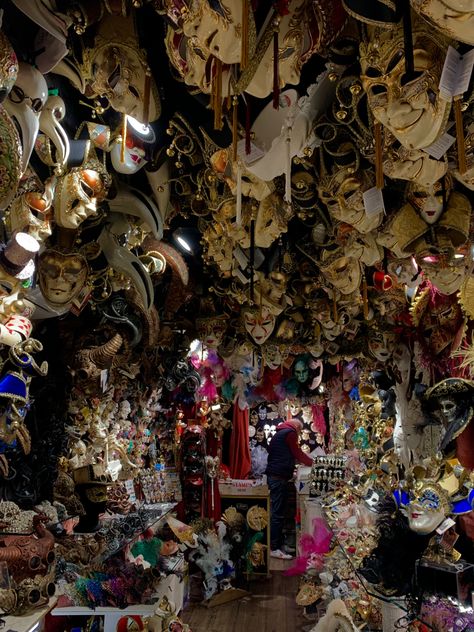 #venice #veniceitaly #carnival #italy #aesthetic Gothic Carnival Aesthetic, Venice Italy Carnival, Haunted Carnival Aesthetic, Carnival Rides Aesthetic, Creepy Carnival Aesthetic, Venice Carnival Aesthetic, Dark Carnival Aesthetic, Carnival Core, Carnival At Night