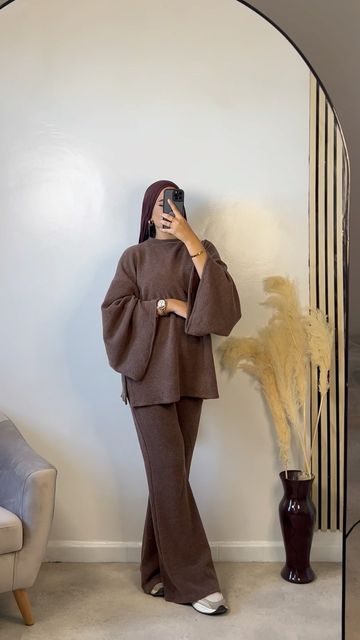 Autumn Collection Fashion, Ensemble Hijab Style, Outfit Hijab Winter, Ensemble Hijab, Hijab Fashion Summer, Hijabista Fashion, Vintage Long Dress, Style Hijab, Celebrity Casual Outfits