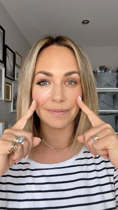 hannahmartinmakeup on Instagram: AD How to make your eyes look bigger and brighter in just three steps using some key pieces from @beautypie. It’s actually really easy but… Make Small Eyes Look Bigger Simple, How Can I Make My Eyes Look Bigger, How To Look Pretty With Makeup, One Eye Bigger Than The Other, Make Up For Bigger Eyes, Eyeliner To Make Eyes Bigger, Eyeshadow To Make Eyes Look Bigger, How To Make Eyes Bigger, Make Eyes Look Bigger Makeup