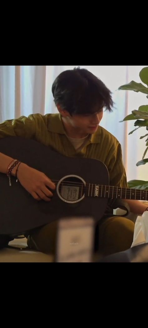 Taehyung main gitar Taehyung Boyfriend Material, Main Gitar, Taehyung Boyfriend, Boyfriend Material, Kim Taehyung, Maine, Quick Saves