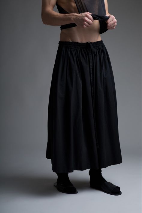 Mens Skirt, Boys In Skirts, Black Cotton Skirt, Guys In Skirts, Men Wearing Skirts, Men In Skirts, Kilt Skirt, Black Jeans Outfit, City Outfits