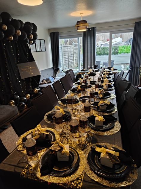 Green Gold And Black Birthday Party, Gold Themed Dinner Party, Black And Gold Themed Birthday Party, Black And Gold Graduation Party Ideas, Black And Gold Dinner Party, Gold Party Decorations Diy, Gold And Black Birthday Party, Black And Gold Birthday Party, Mafia Party