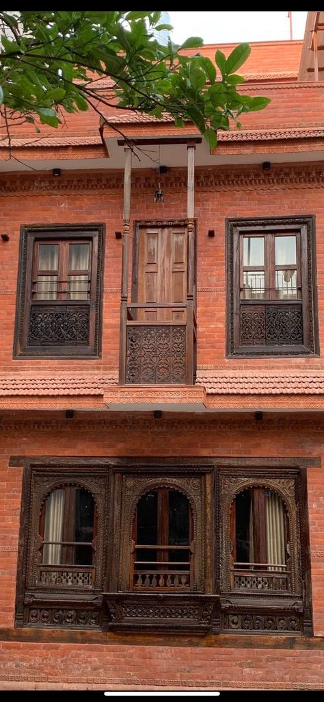 Traditional Bengali Architecture, Traditional Windows Indian, Wooden Window Design Indian, Old Indian Architecture, Old Indian Houses, Newari Architecture, Indian Window Design, Durga Art, Maratha Architecture