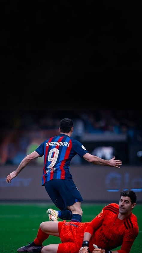 Barcelona Vs Real Madrid, Wallpaper Football, Barcelona Team, Barcelona Fc, Robert Lewandowski, Profile Pictures Instagram, World Star, Profile Pictures, Lionel Messi