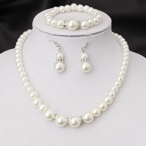 Pearl Bridal Jewelry Sets, Motifs Perler, Pearl Bridal Jewelry, Big Jewelry, Womens Earrings Studs, Pearl Jewelry Sets, White Pearl Necklace, Pearl Jewelry Necklace, Bracelets Set