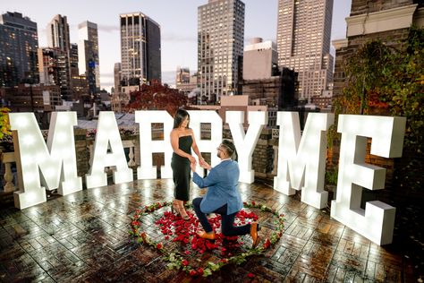 Marry Me Letters, Marry Me Sign, Rooftop Proposal, Surprise Proposal Pictures, Empire State Building View, Cute Proposal Ideas, Private Rooftop, Building View, Proposal Pictures