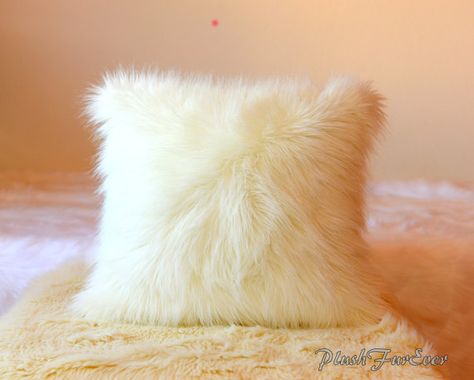 faux fur cushion pillow 18" x 18" Warm White premium shaggy fur pillows sofa bed couch chair throw home decor (INSERT INCLUDED!!!) Fur Pillows, Sofa Bed Couch, Cheap Pillows, Cushion Couch, Thrown Chair, Decorative Throws Blanket, Fur Decor, Faux Fur Pillow, Fur Pillow