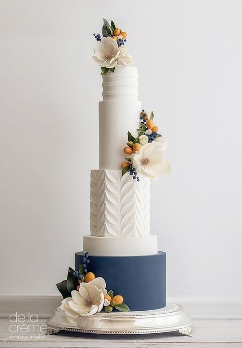 navy Wedding Cake With Flowers, Blue Wedding Cake, Cake With Flowers, Creative Wedding Cakes, Floral Wedding Cakes, Chocolate Wedding Cake, Amazing Wedding Cakes, Modern Wedding Cake, Unique Wedding Cakes