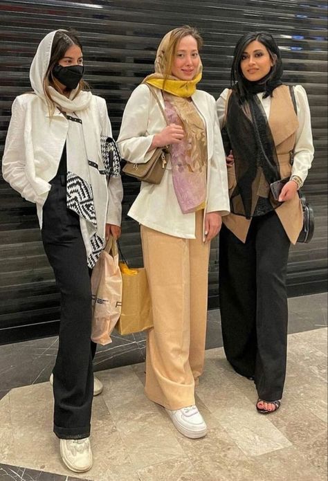 Street style / summer style Persian Clothes, Iran Style, Persian Street Style, Tehran Street, Tehran Street Style, Iranian Style, Iranian Fashion, Persian Fashion, Amber Eyes