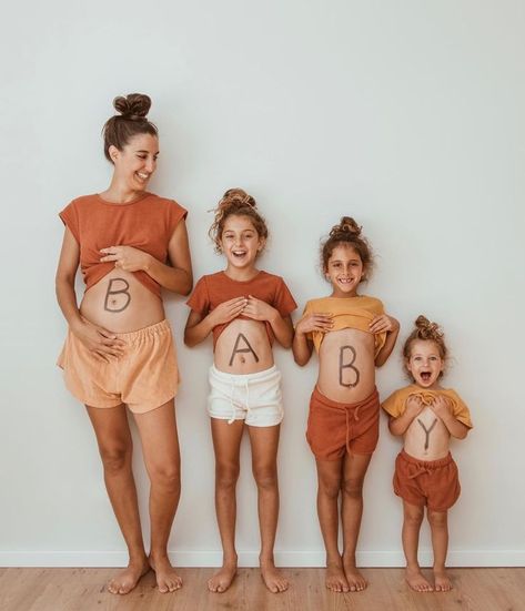 JUSTINE on Instagram: “What’s one more, ay? 😬 Happy to say baby #4 will be joining us soon 💙💗 #babyannouncement” Justy Olive, 4th Baby Announcement, Pregnancy Announcement 4, Sibling Baby Announcements, Baby Announcing Ideas, Second Pregnancy Announcements, Pregnancy Announcement Pictures, We're Pregnant, Pregnancy Announcement To Parents