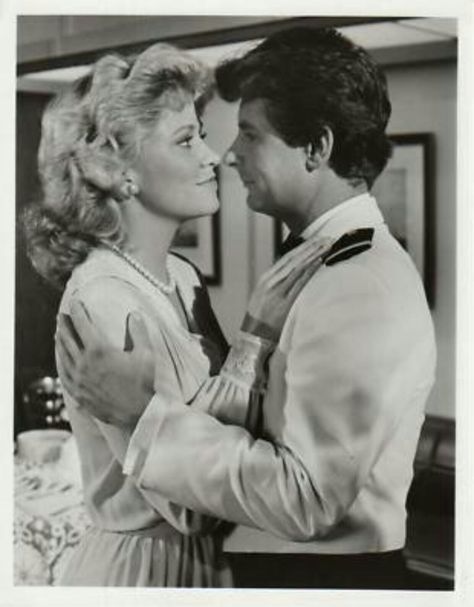 Lauren Tewes, Romantic Comedies, Abc Photo, Abc Tv, Love Boat, Tv Guide, Classic Tv, Romantic Comedy, Photo Archive