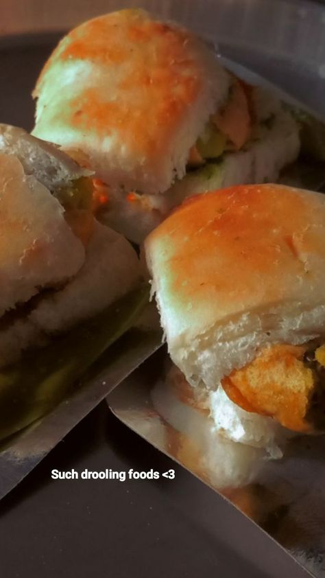 Vada pav, bhaji, recipe, food, food aesthetic, foodie, goodfoodgoodmood, street food, Vadapav Aesthetic, Vada Pav Snap, Vada Pav Snapchat, Vadapav Snap, Snap Food Home, Fake Post, Dream University, Beautiful Profile, Streak Ideas