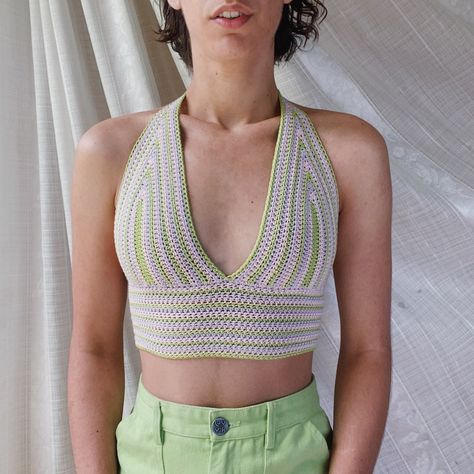 Halter Crochet Top, Halter Crochet, Crochet Daisy, Halter Neck Top, Diy Crochet Projects, Crochet Crop Top, Clothes And Accessories, Crochet Crafts, Diy Crochet